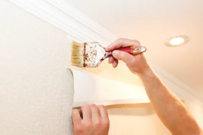Pose de papier peint à Cloué — revêtements muraux et toiles de verre